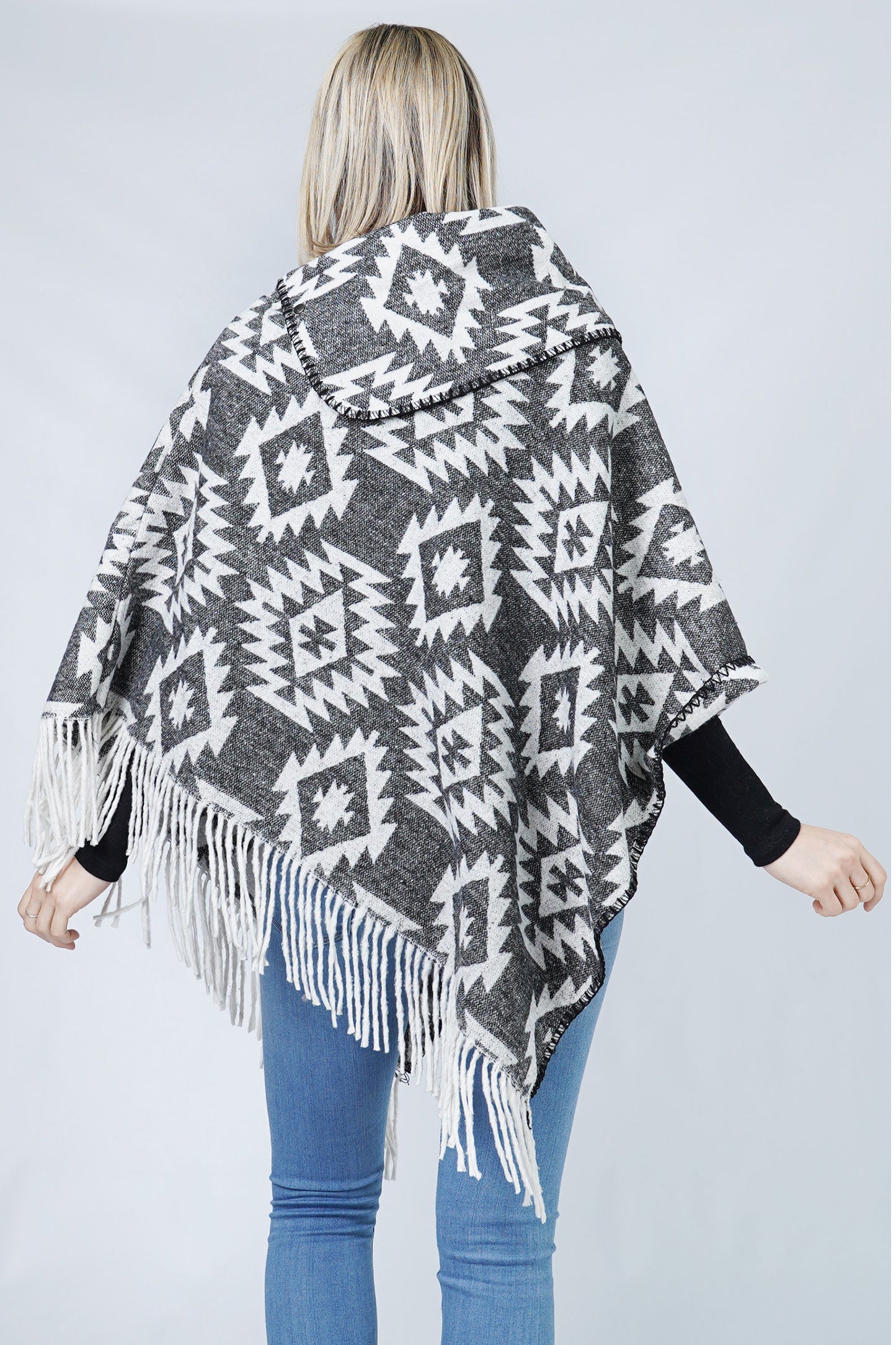 WESTERN PATTERN PONCHO W/TASSEL