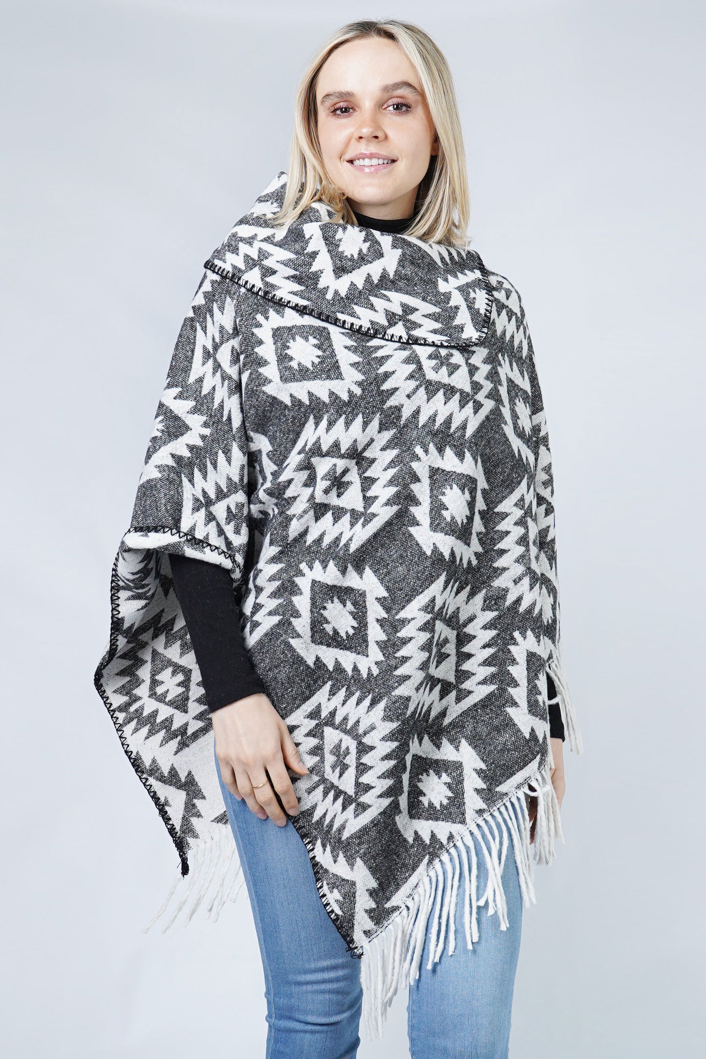 WESTERN PATTERN PONCHO W/TASSEL