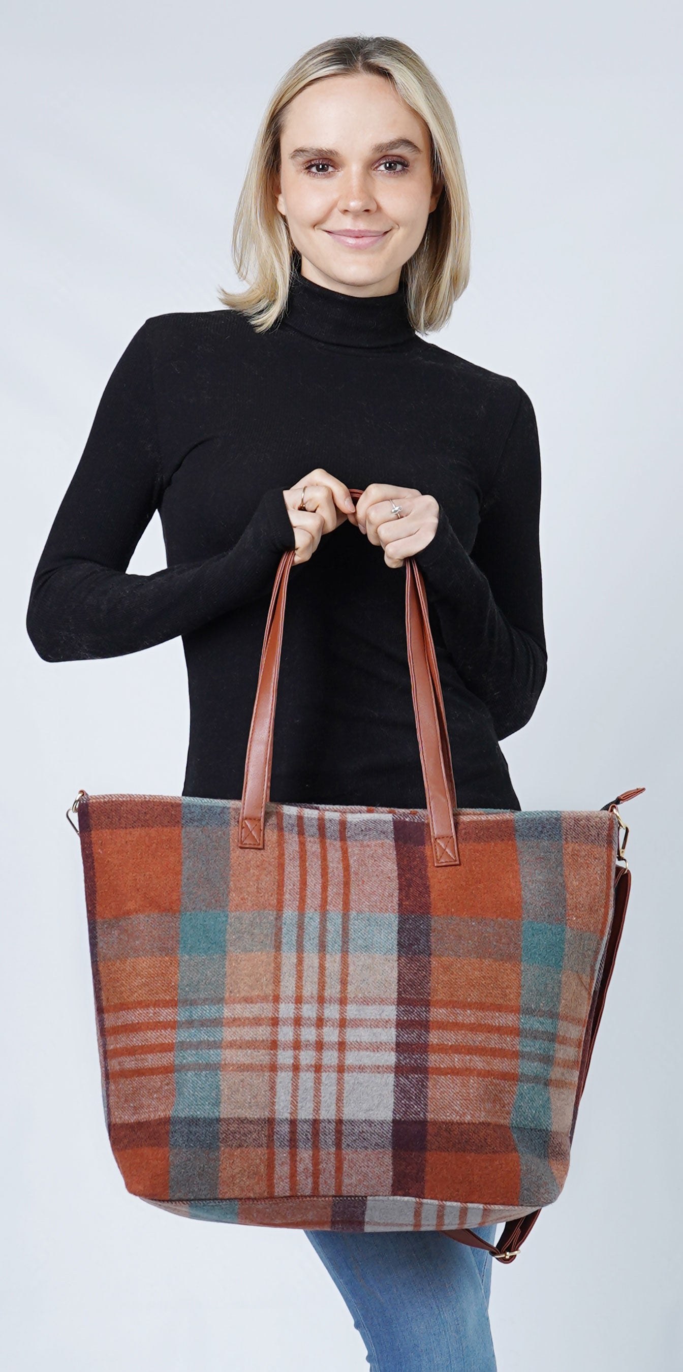 PLAID WEEKEND TOTE BAG + POUCH