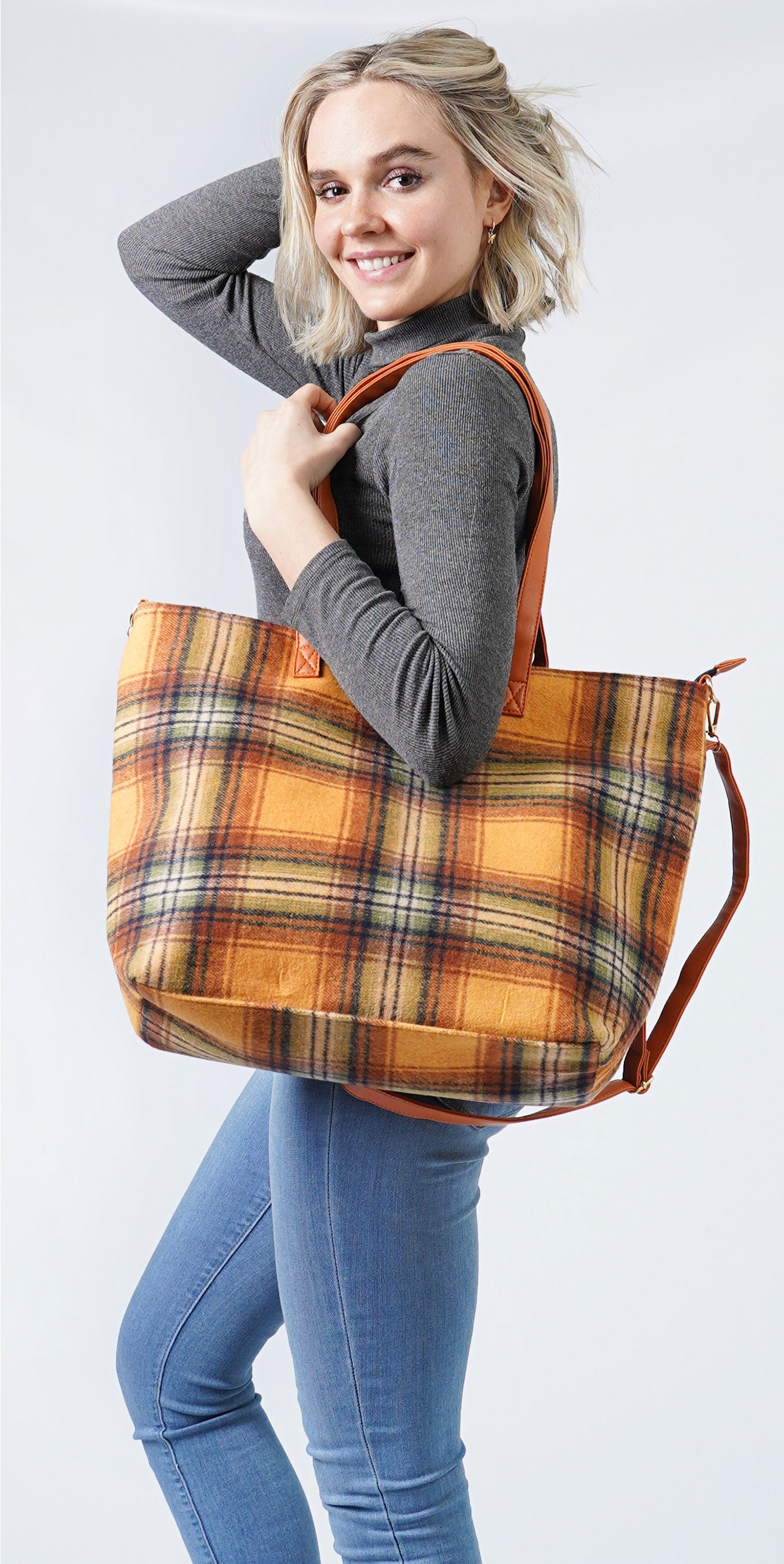 PLAID WEEKEND TOTE BAG + POUCH