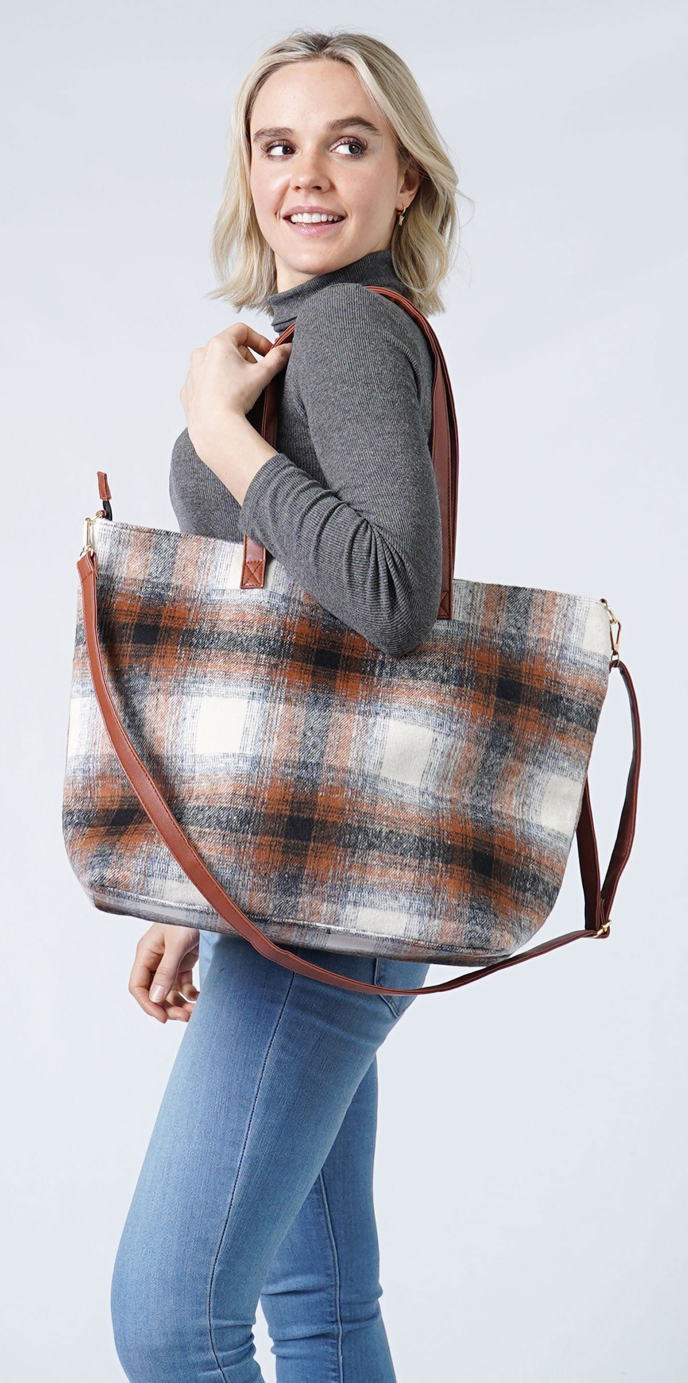 PLAID WEEKEND TOTE BAG + POUCH