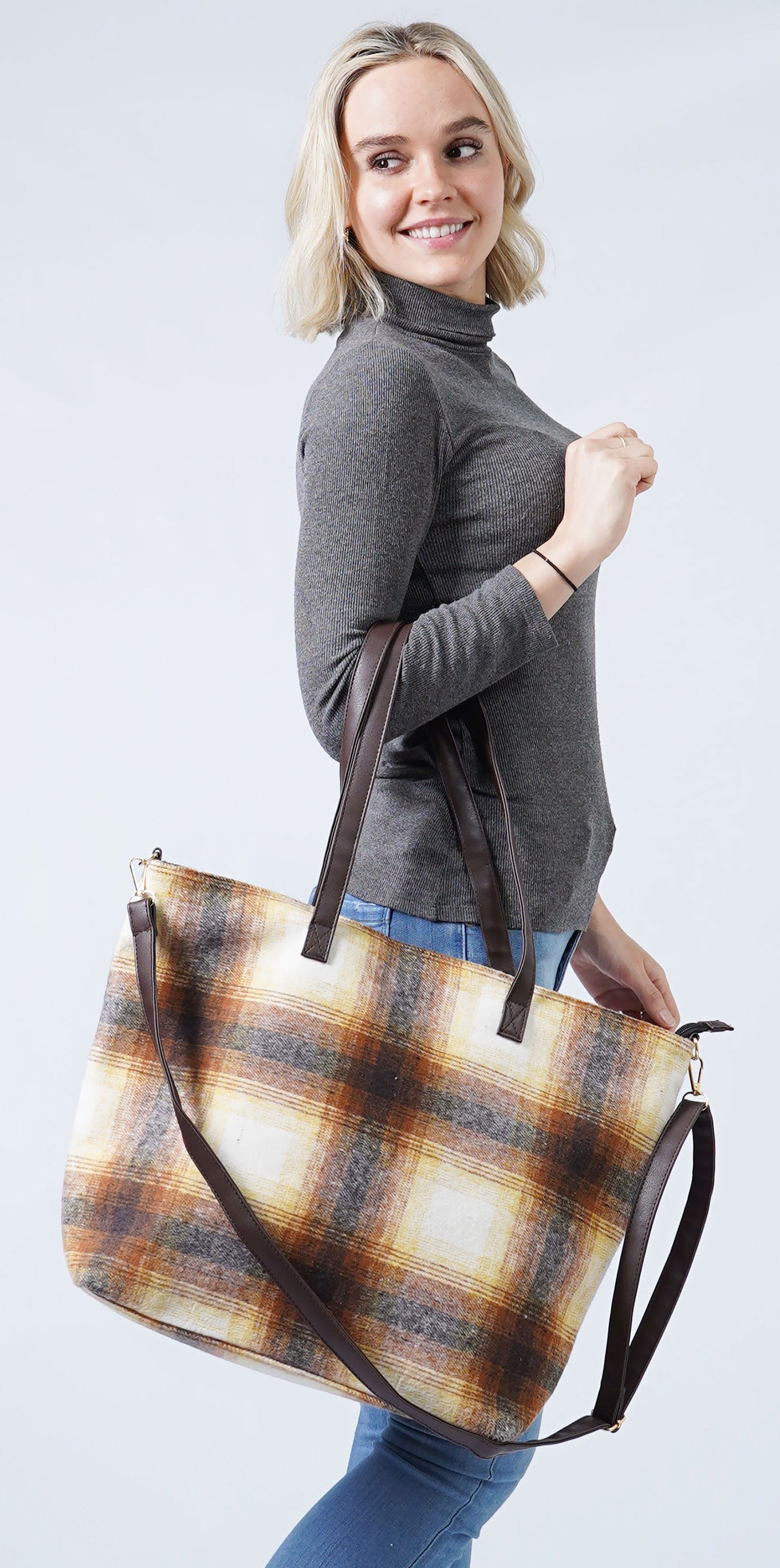 PLAID WEEKEND TOTE BAG + POUCH