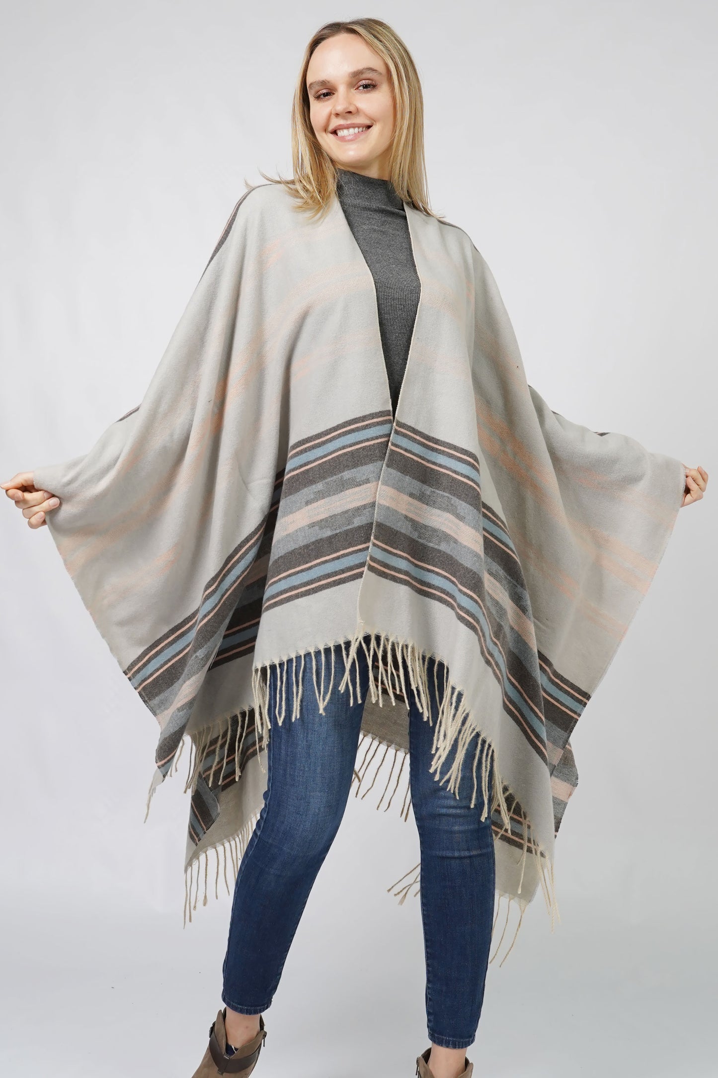 AZTEC PATTERN CAPE W/FRINGE