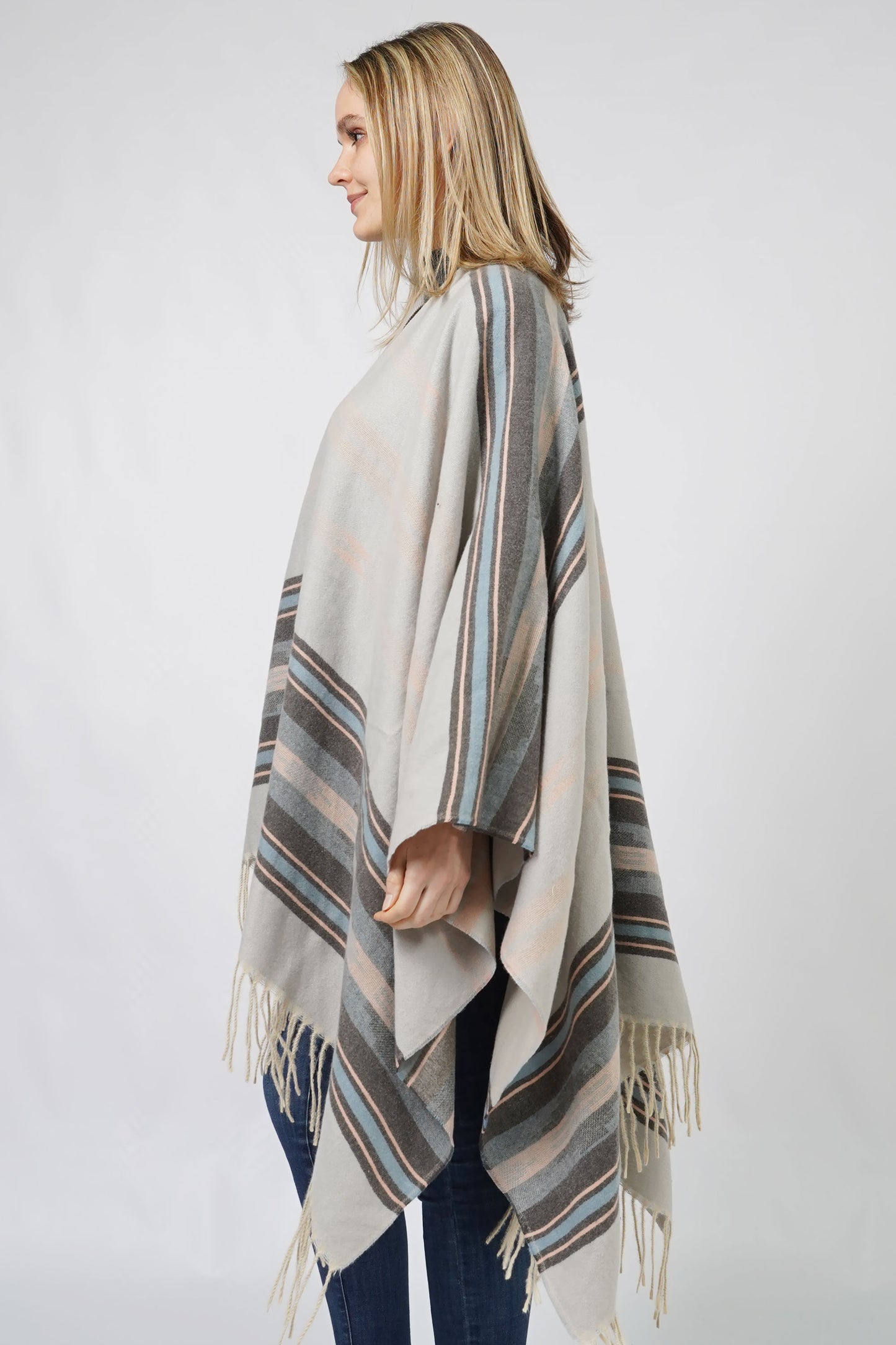 AZTEC PATTERN CAPE W/FRINGE