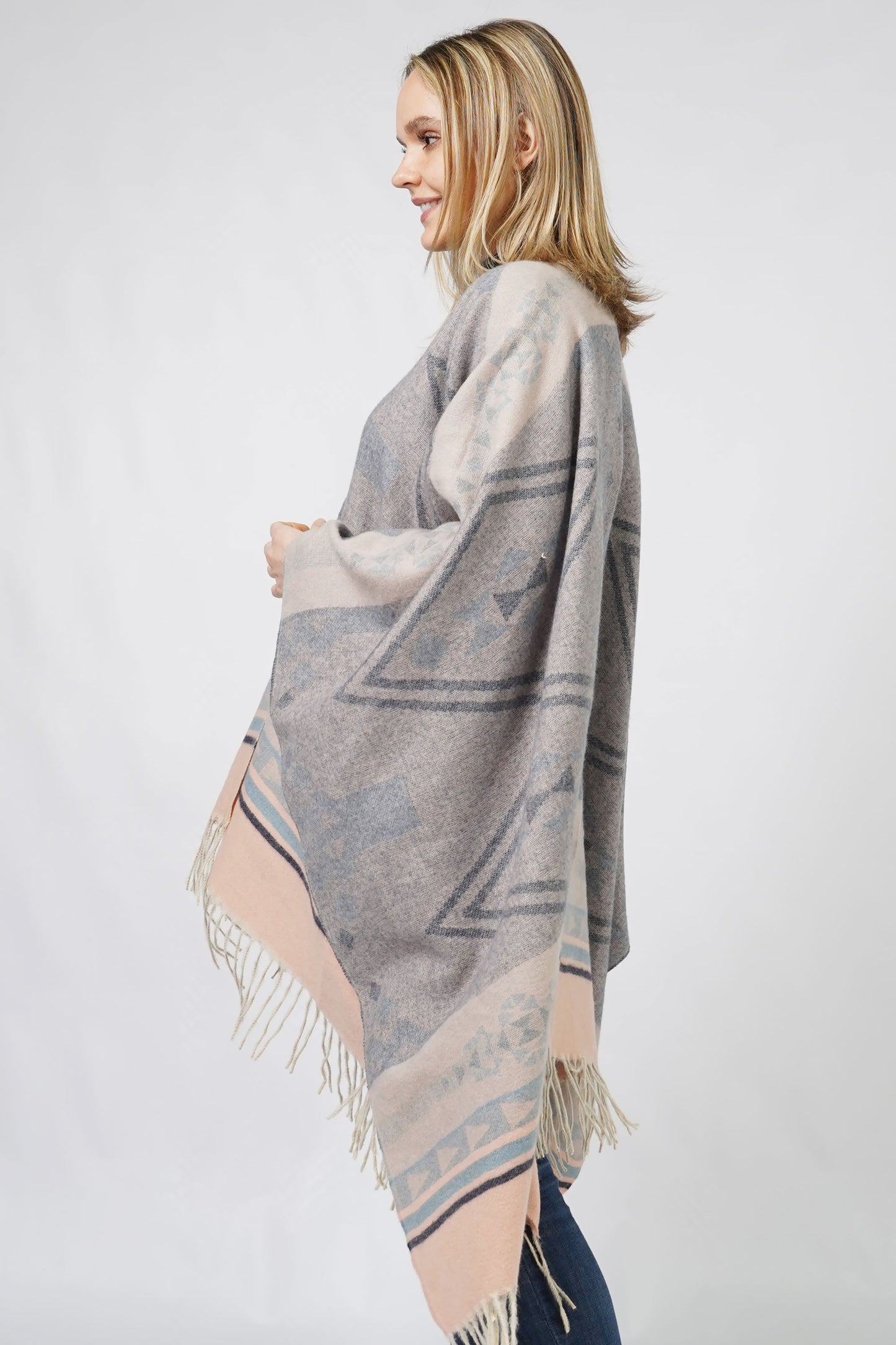 AZTEC PATTERN CAPE W/FRINGE