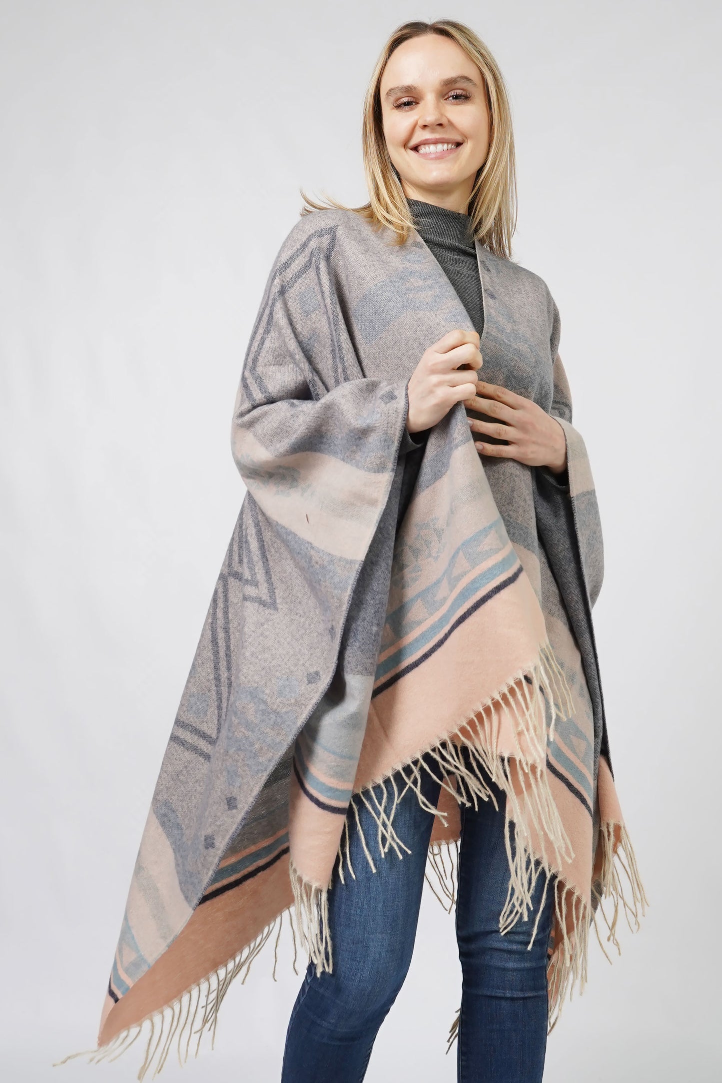 AZTEC PATTERN CAPE W/FRINGE