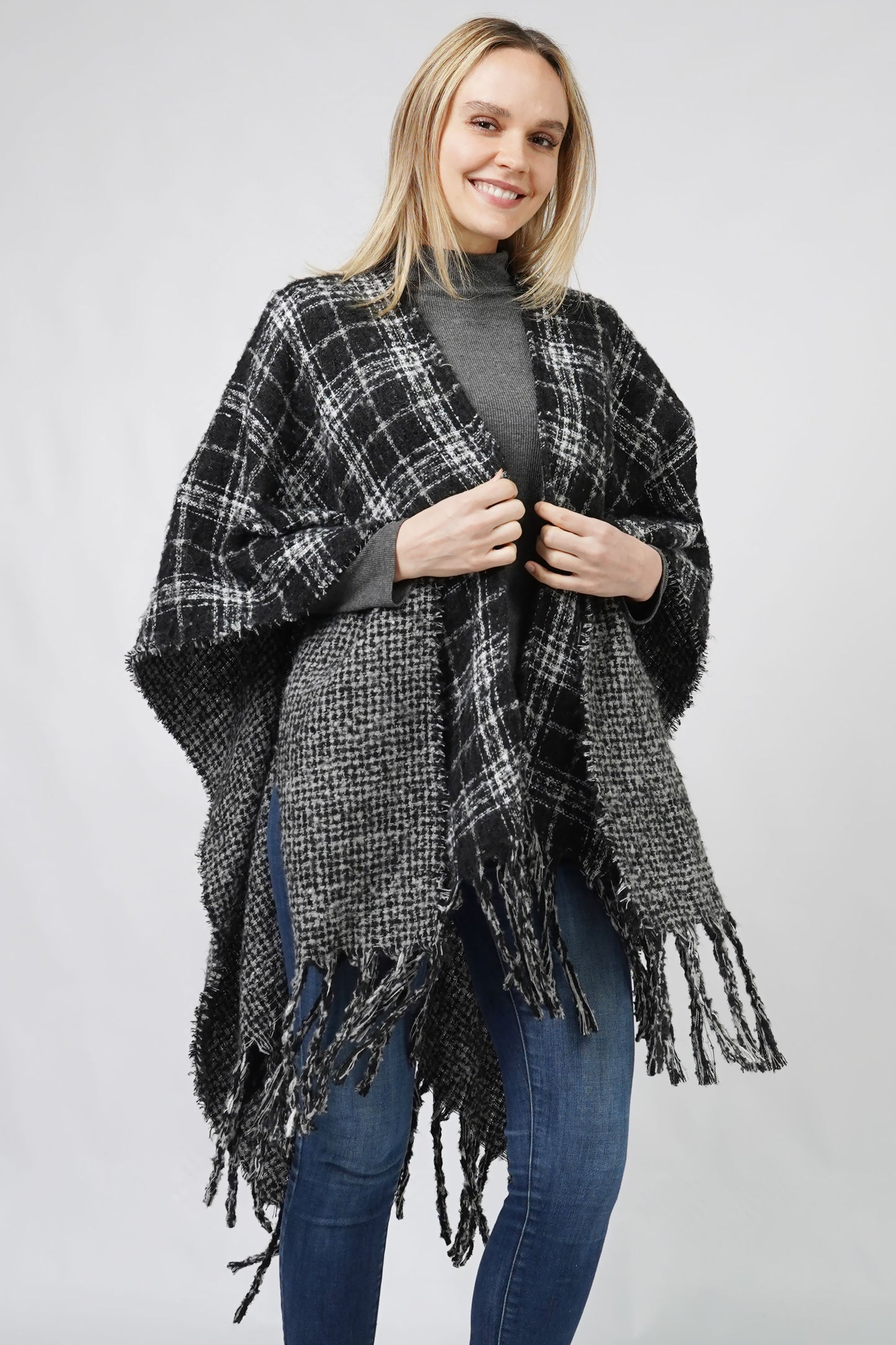 PLAID REVERSIBLE CAPE W/FRINGE