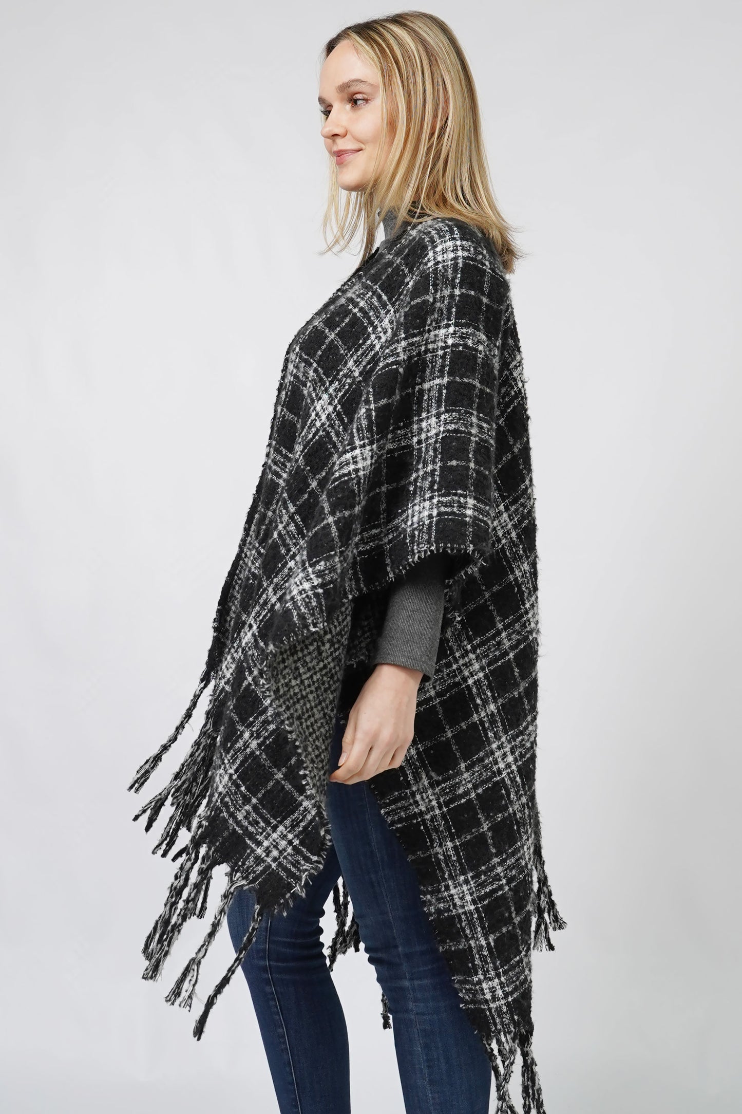 PLAID REVERSIBLE CAPE W/FRINGE