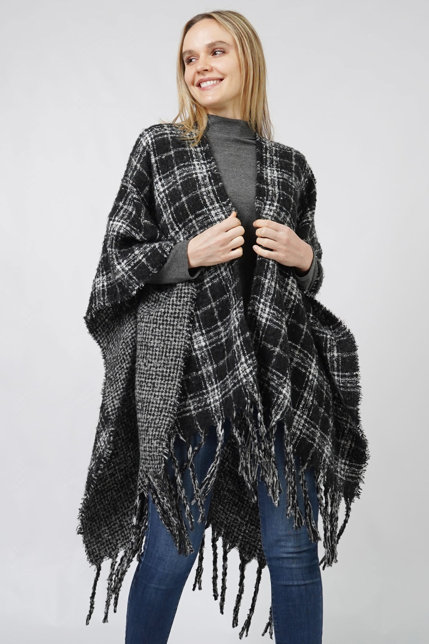 PLAID REVERSIBLE CAPE W/FRINGE