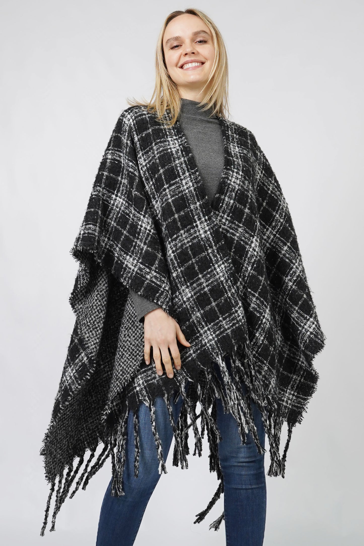 PLAID REVERSIBLE CAPE W/FRINGE