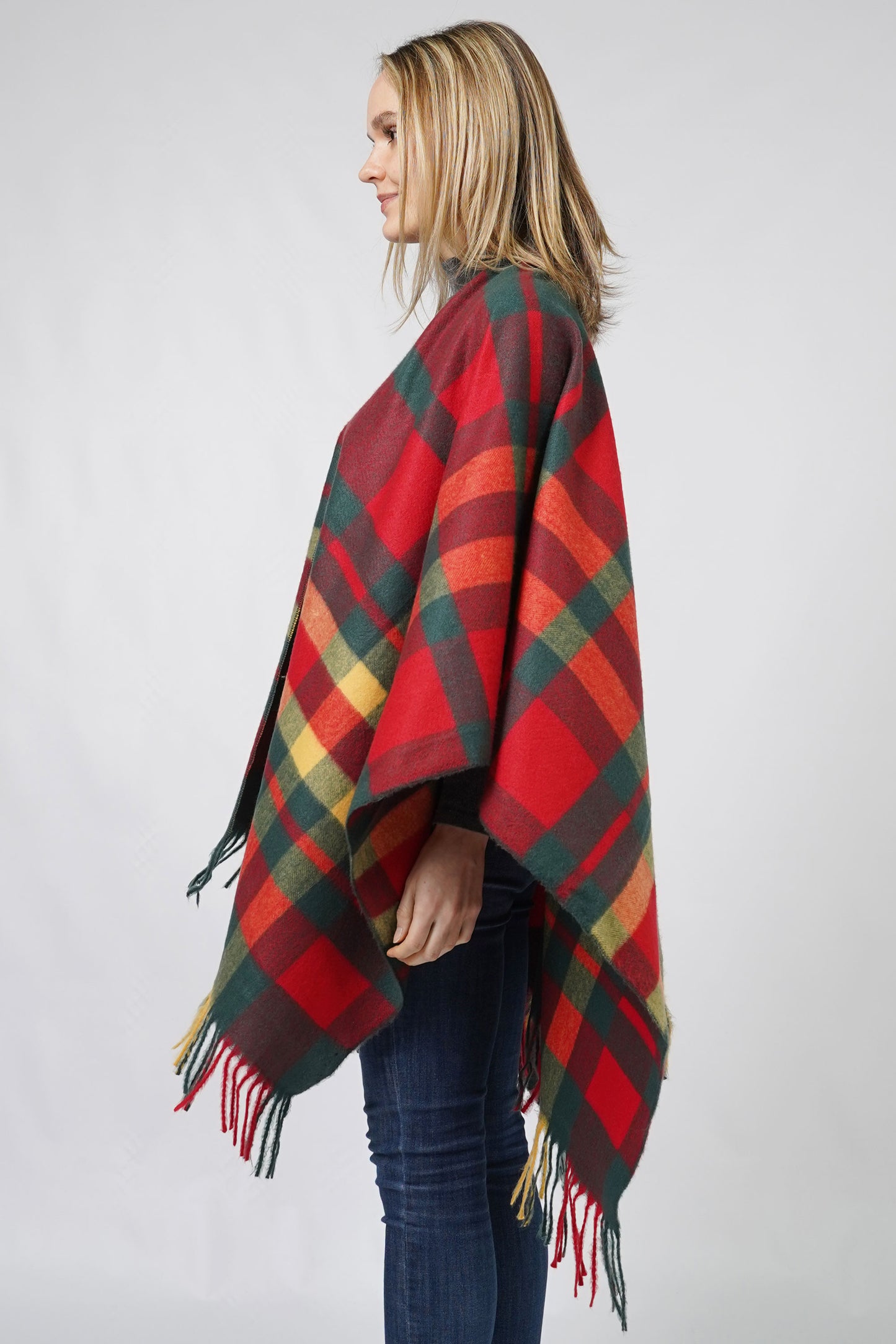 PLAID CAPE W/FRINGE