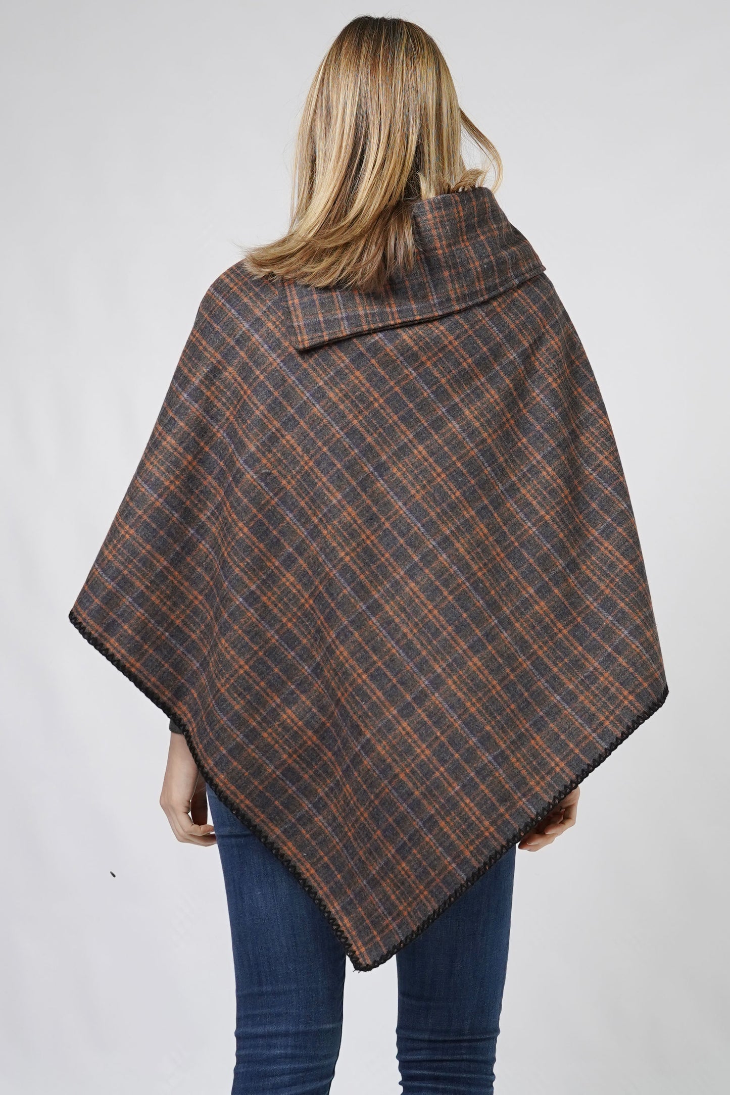 PLAID+COCONUT BUTTON PONCHO