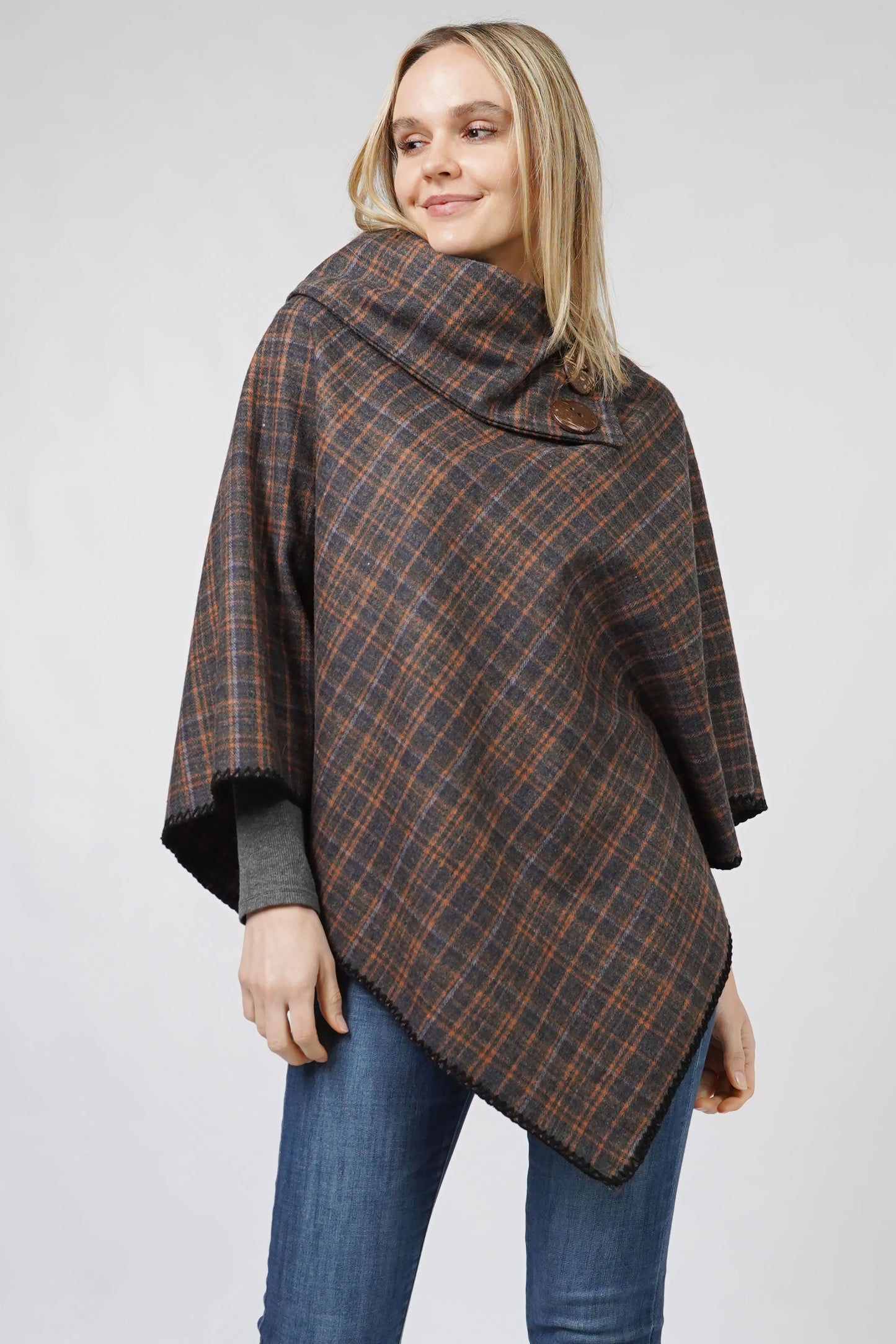 PLAID+COCONUT BUTTON PONCHO