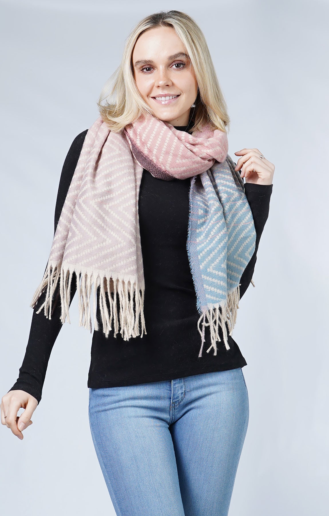 CHEVRON+OMBRE WOVEN OBLONG SCARF W/TASSEL