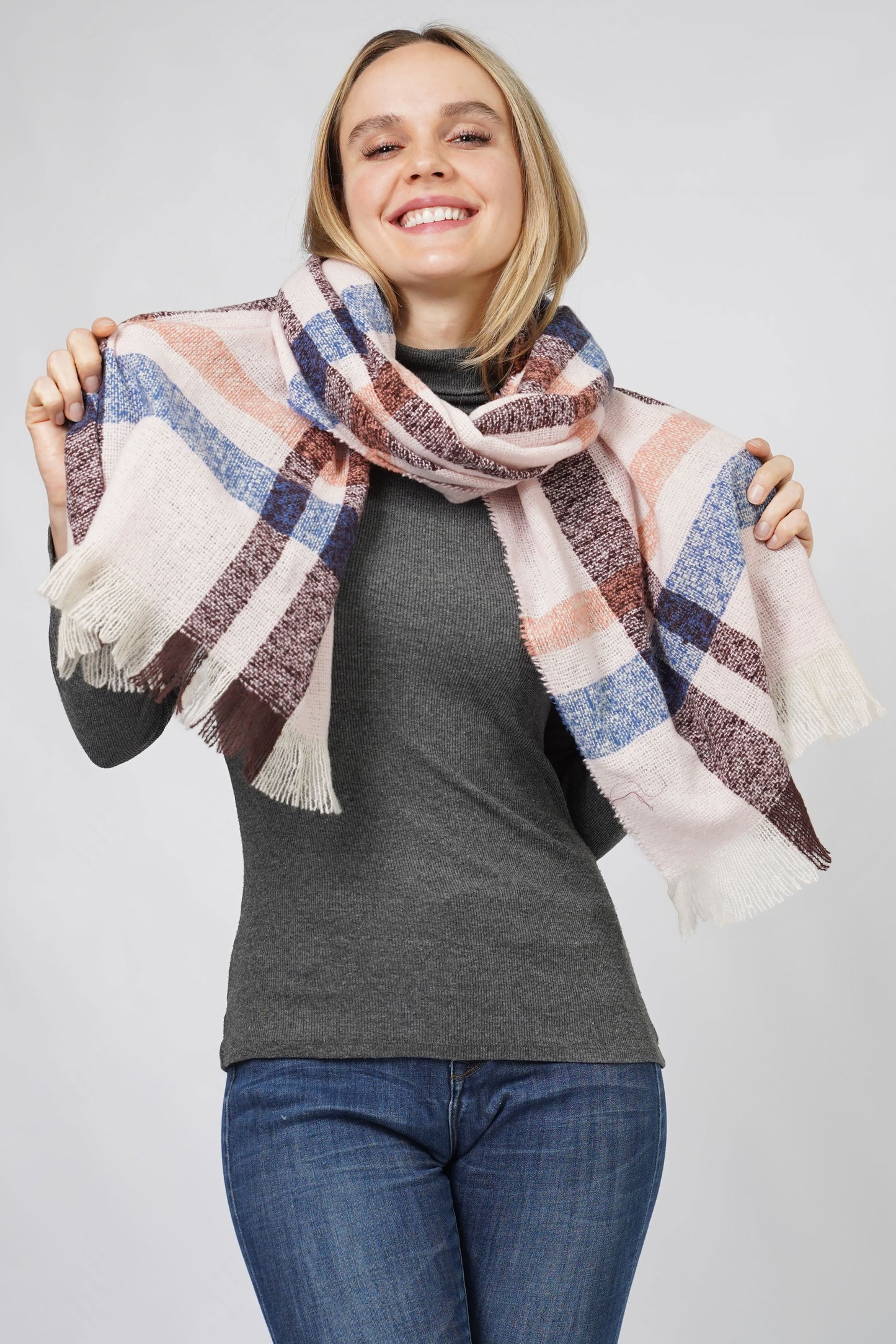 PLAID OBLONG SCARF WITH FRAYED EDGE