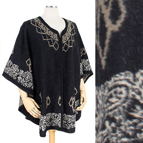 PAISLEY PATTERN BORDER CAPE