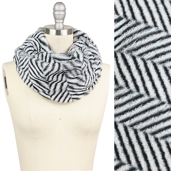 HERRINGBONE PRINT FUR TWISTED TUBE