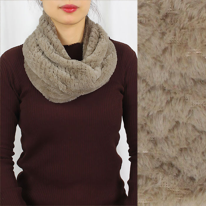 TEXTURED FAUX FUR TWISTED TUBE