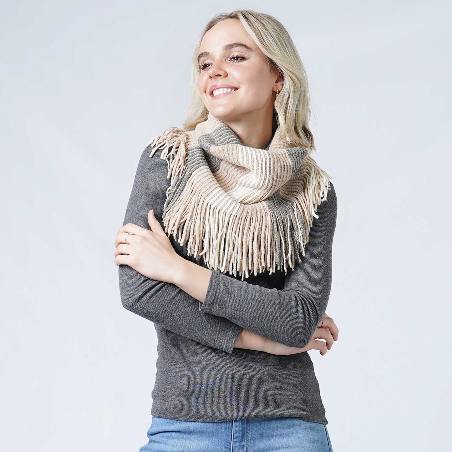 STRIPE KNIT TUBE SCARF W/TASSEL