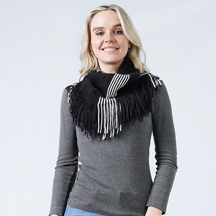 STRIPE KNIT TUBE SCARF W/TASSEL