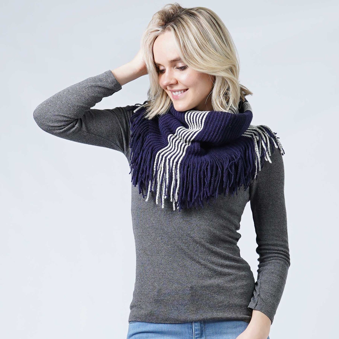 STRIPE KNIT TUBE SCARF W/TASSEL