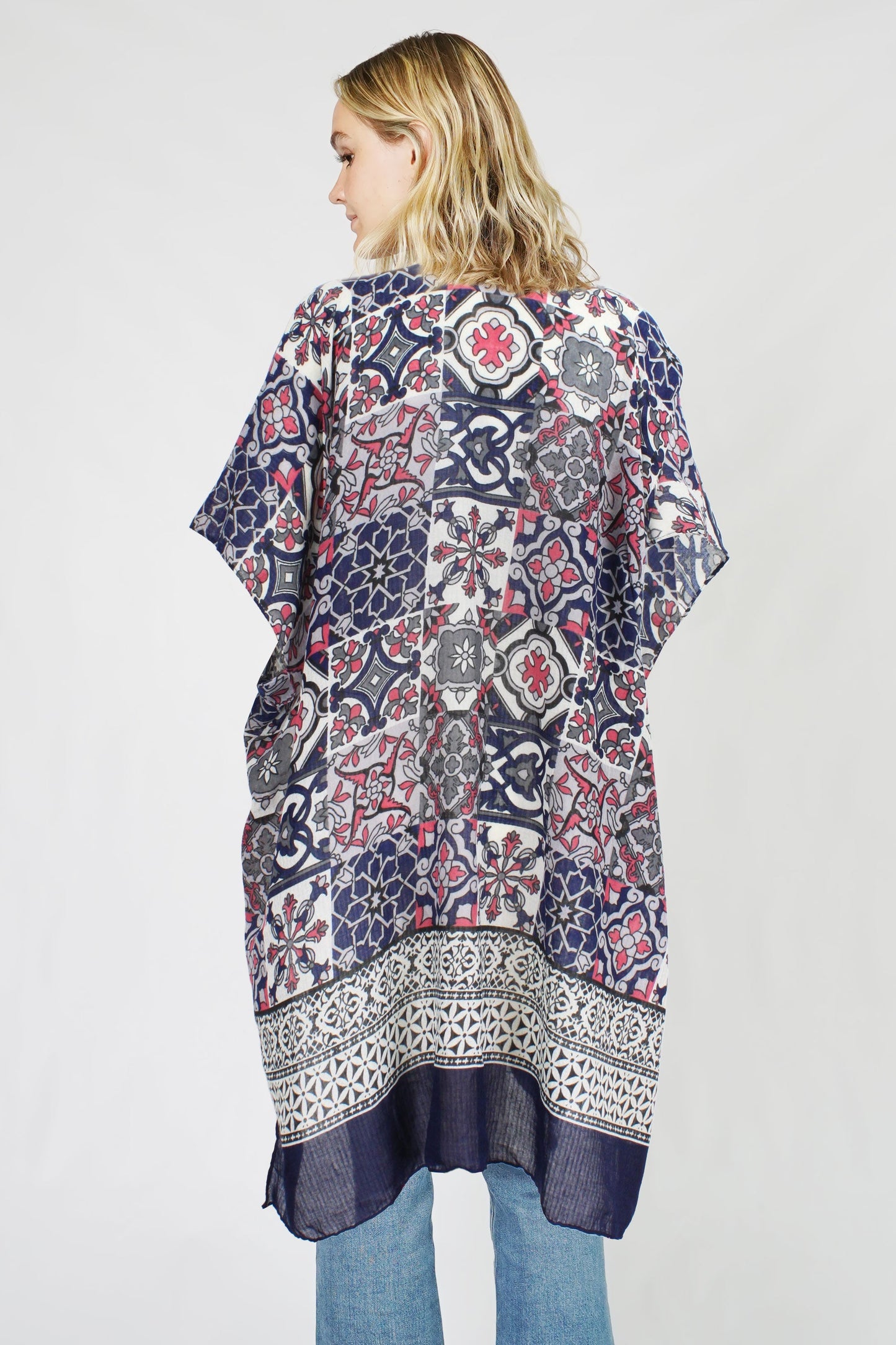 TILE PRINT KIMONO W/TASSEL